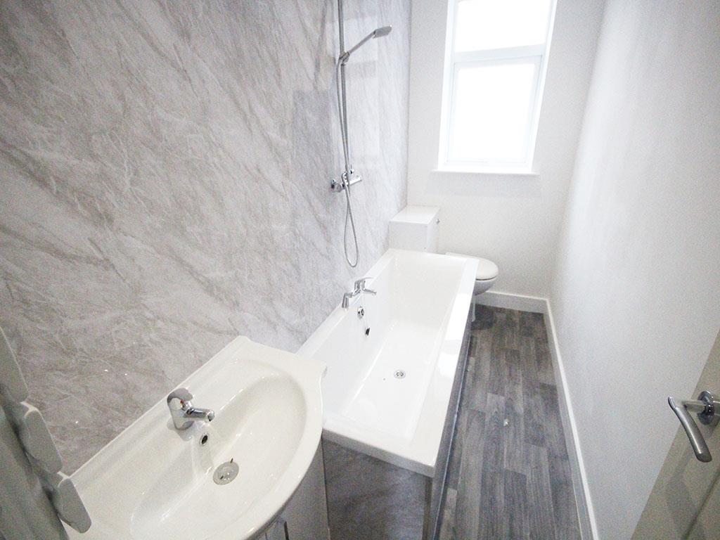 3 bedroom terraced house To Let in Barnoldswick - IMG_3619.jpg
